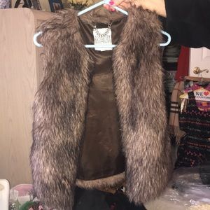 BB Dakota fur vest